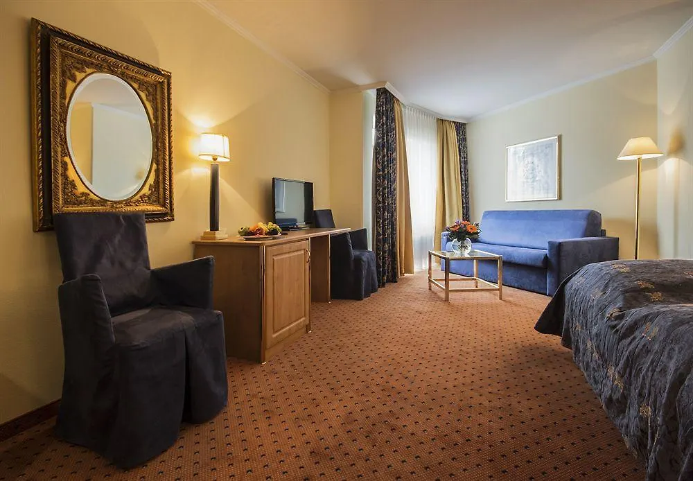 Awa Hotel Munich 4*,