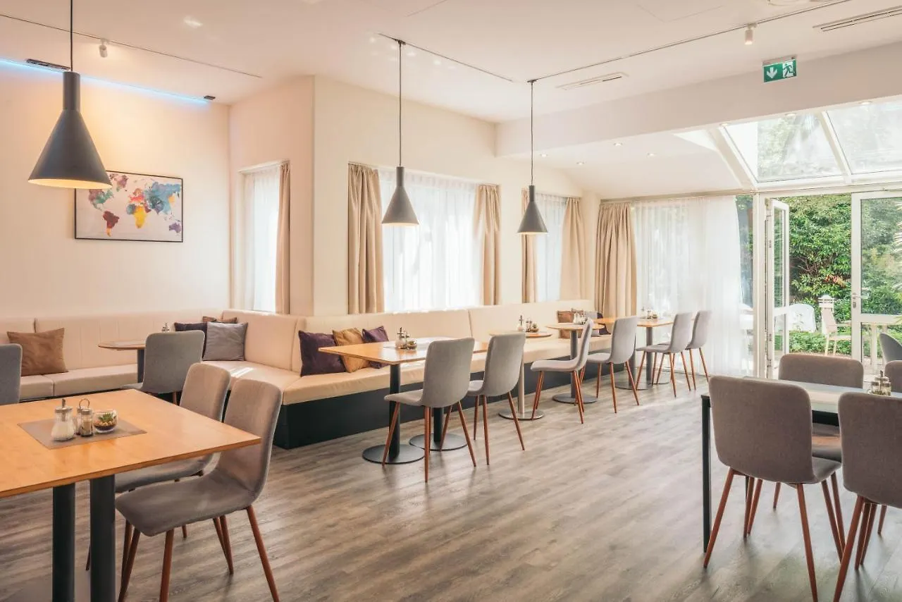 Awa Hotel Μόναχο 4*,